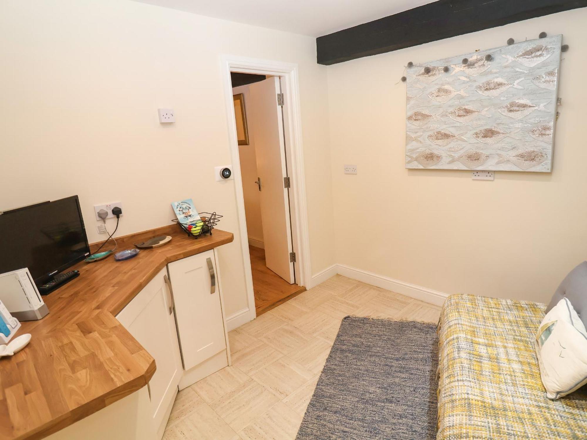 Lyme Views Apartment Лайм Риджис Екстериор снимка