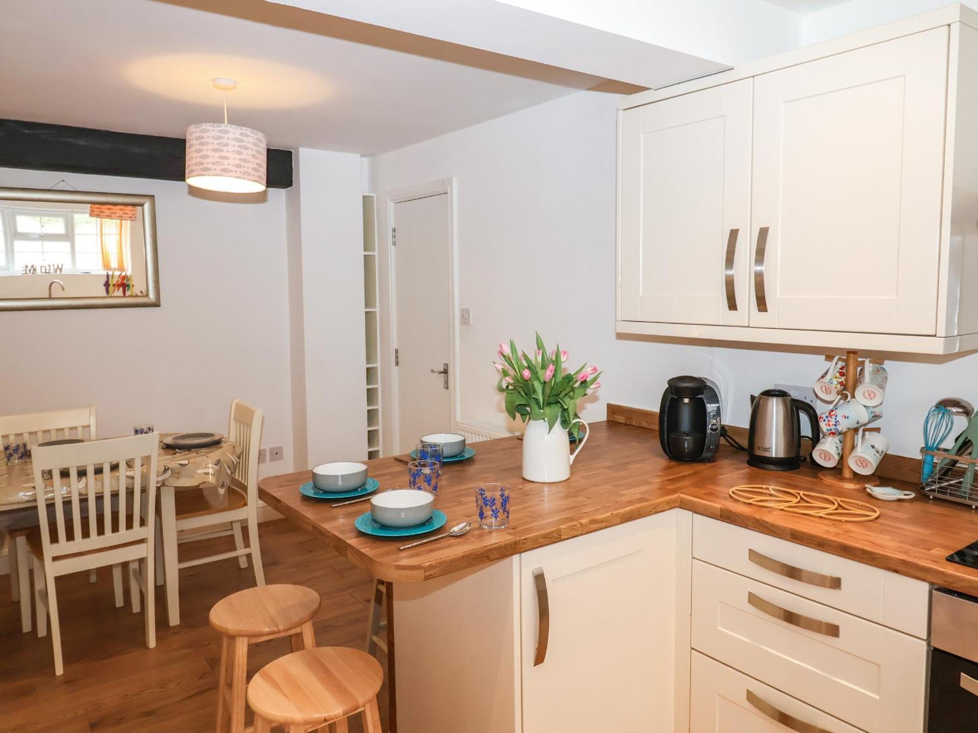 Lyme Views Apartment Лайм Риджис Екстериор снимка